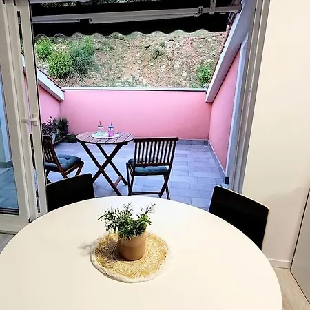 Close To City Far From Crowd Apartment Rijeka