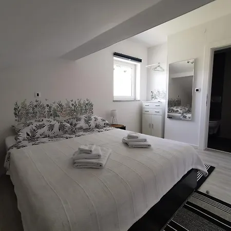Apartment Close To City Far From Crowd