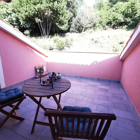 Apartment Close To City Far From Crowd